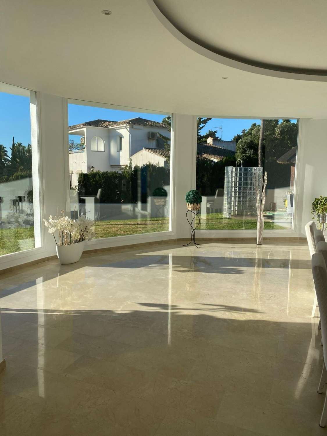 Magnifica Villa con Piscina en La milla de Oro, Marbella