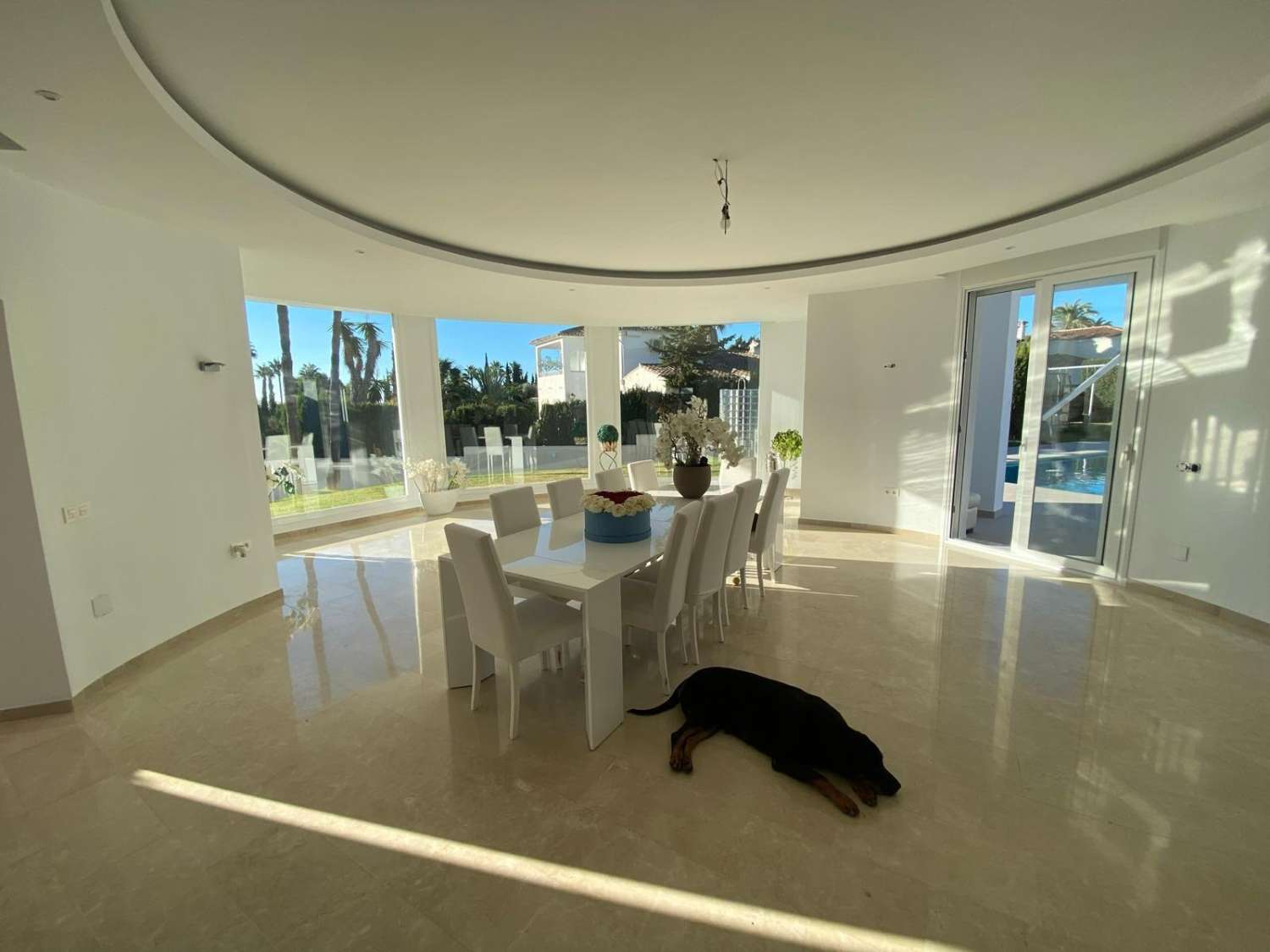 Magnifica Villa con Piscina en La milla de Oro, Marbella