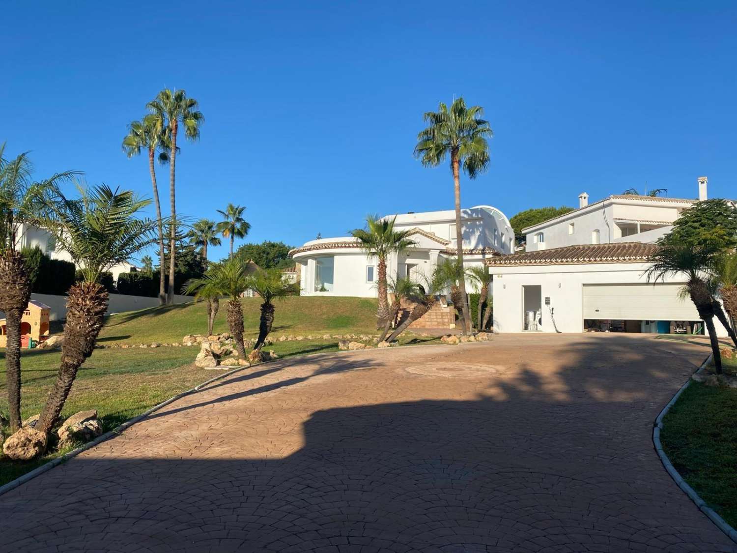 Magnifica Villa con Piscina en La milla de Oro, Marbella