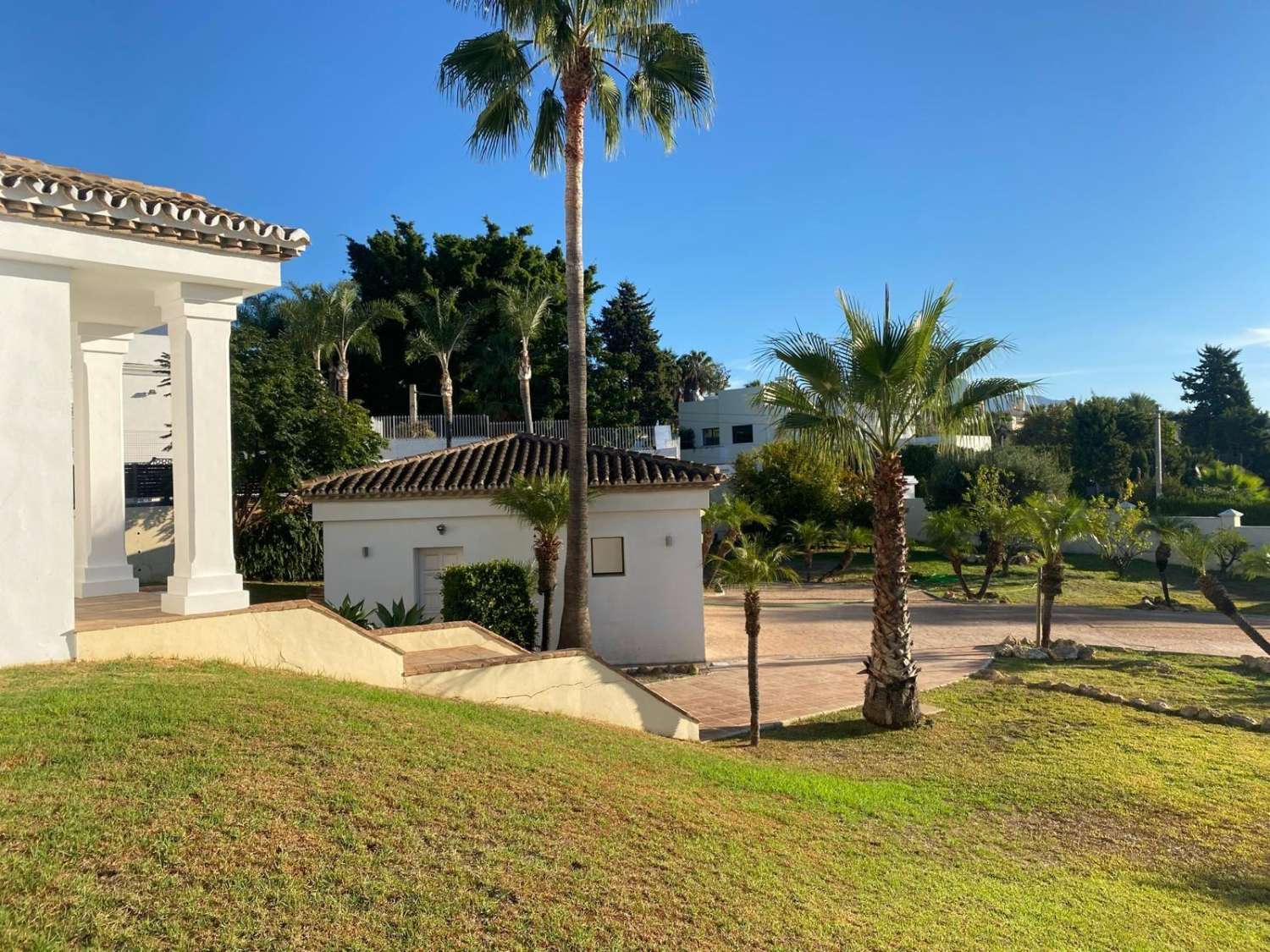 Magnifica Villa con Piscina en La milla de Oro, Marbella