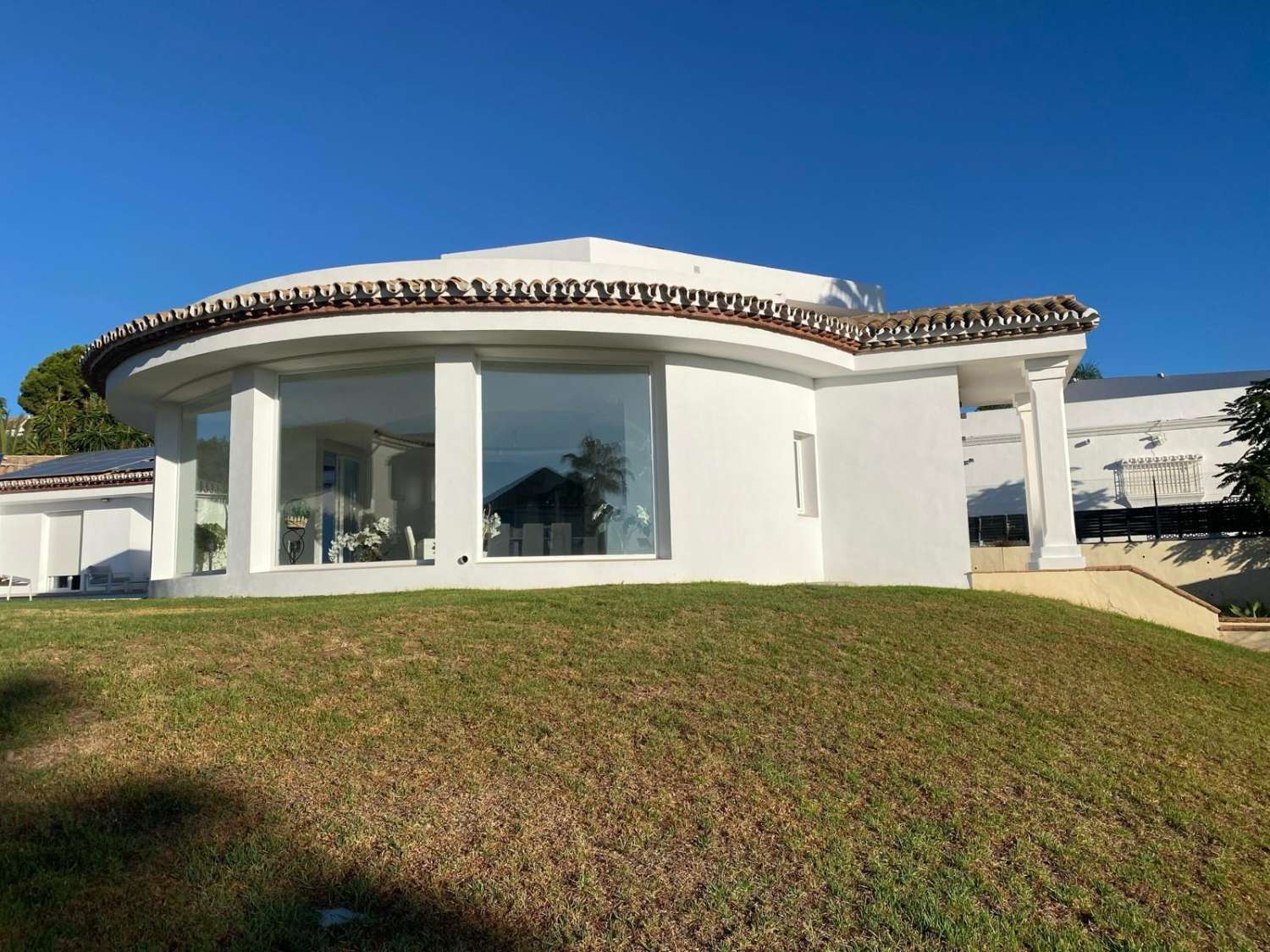 Magnifica Villa con Piscina en La milla de Oro, Marbella