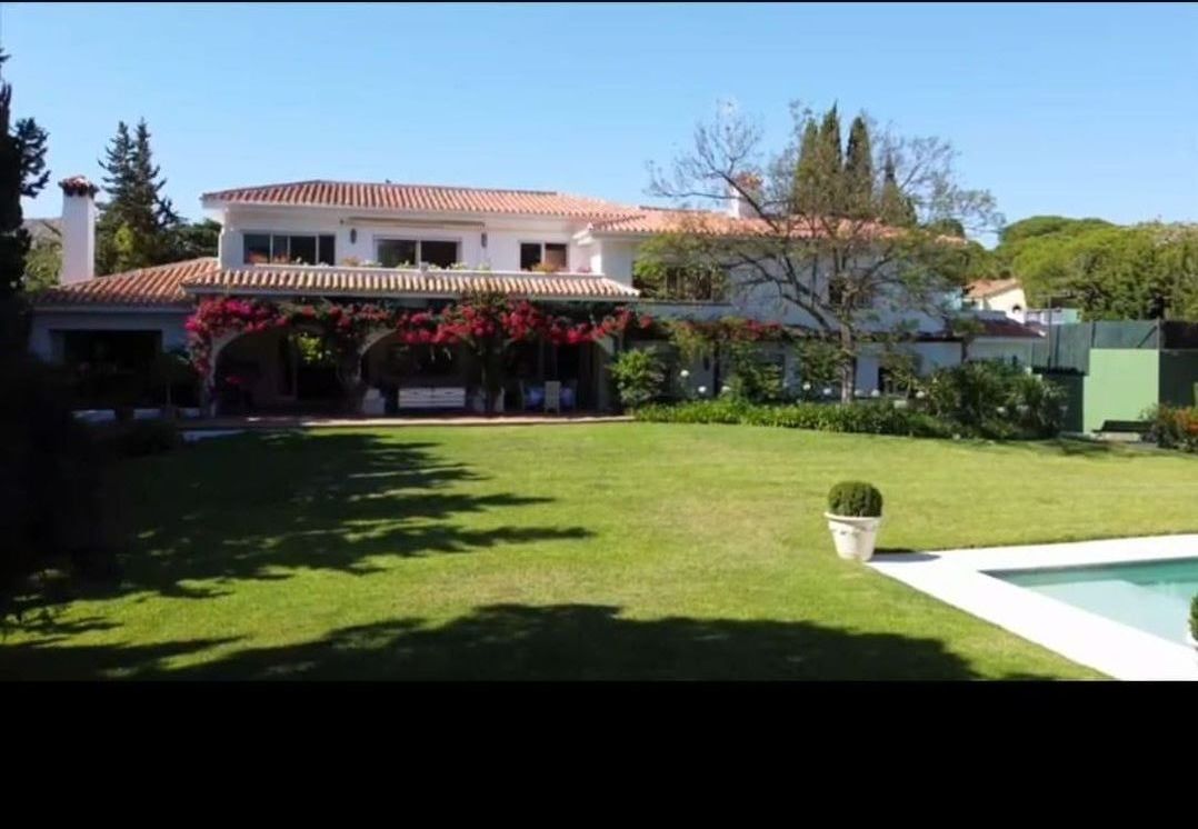 Villa for sale in Valtocado - La Alquería - La Atalaya (Mijas)