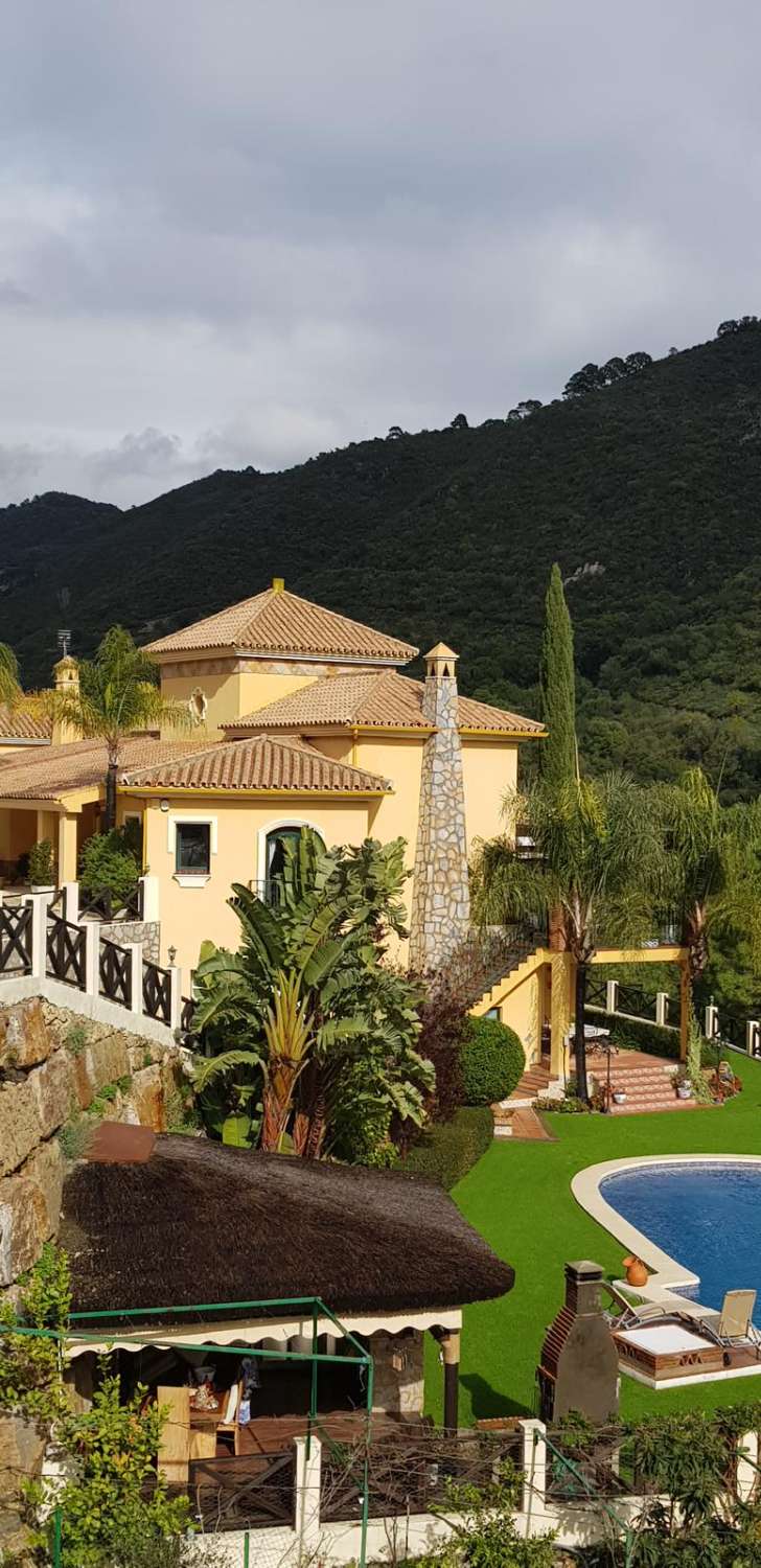Villa for sale in Montemayor-Marbella Club (Benahavís)