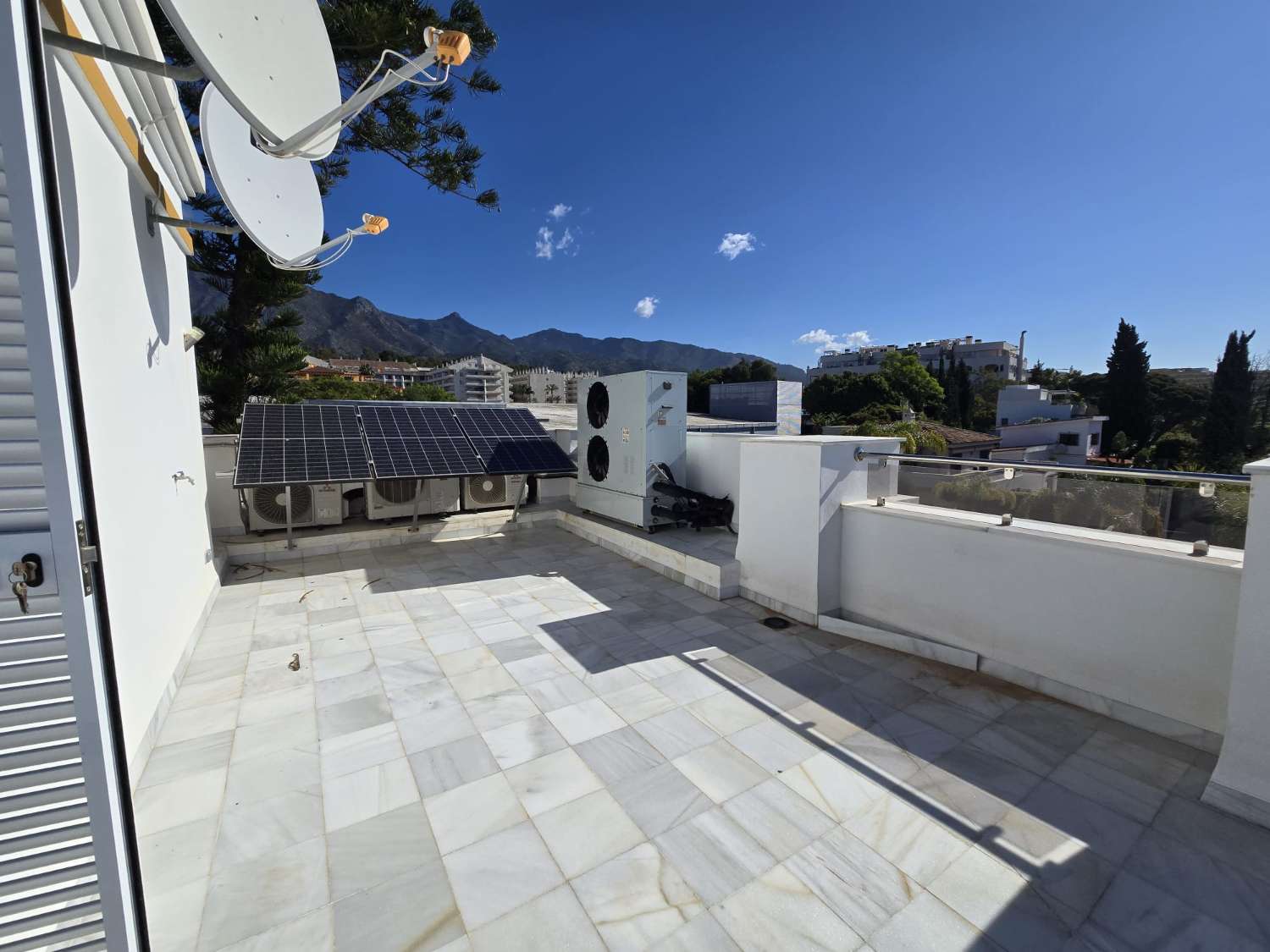 Villa for sale in Nagüeles-Milla de Oro (Marbella)