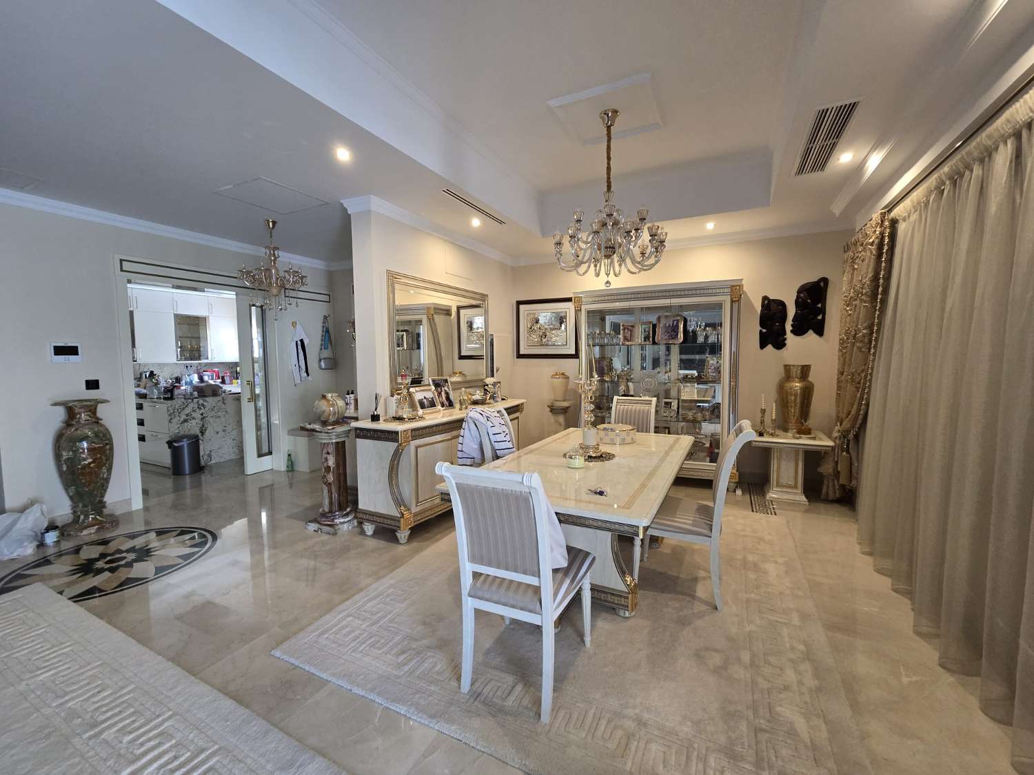 Villa for sale in Nagüeles-Milla de Oro (Marbella)
