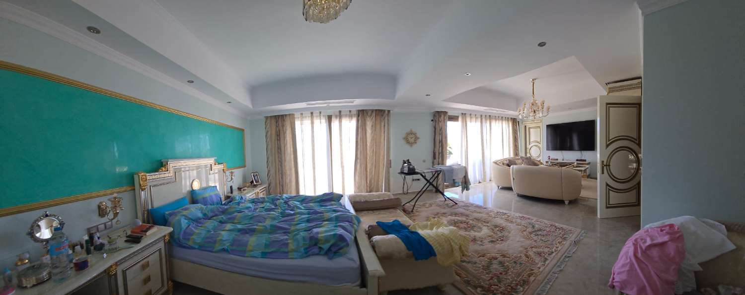Villa for sale in Nagüeles-Milla de Oro (Marbella)