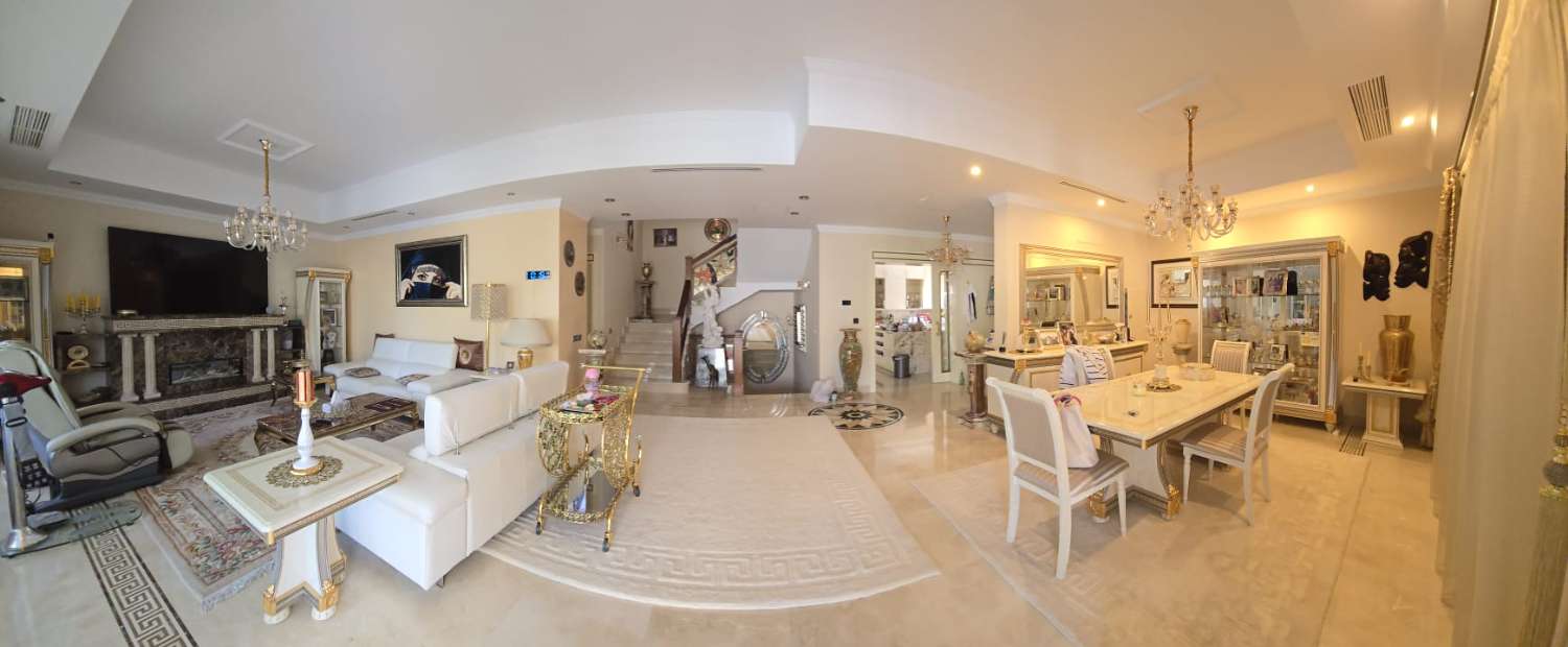 Villa for sale in Nagüeles-Milla de Oro (Marbella)